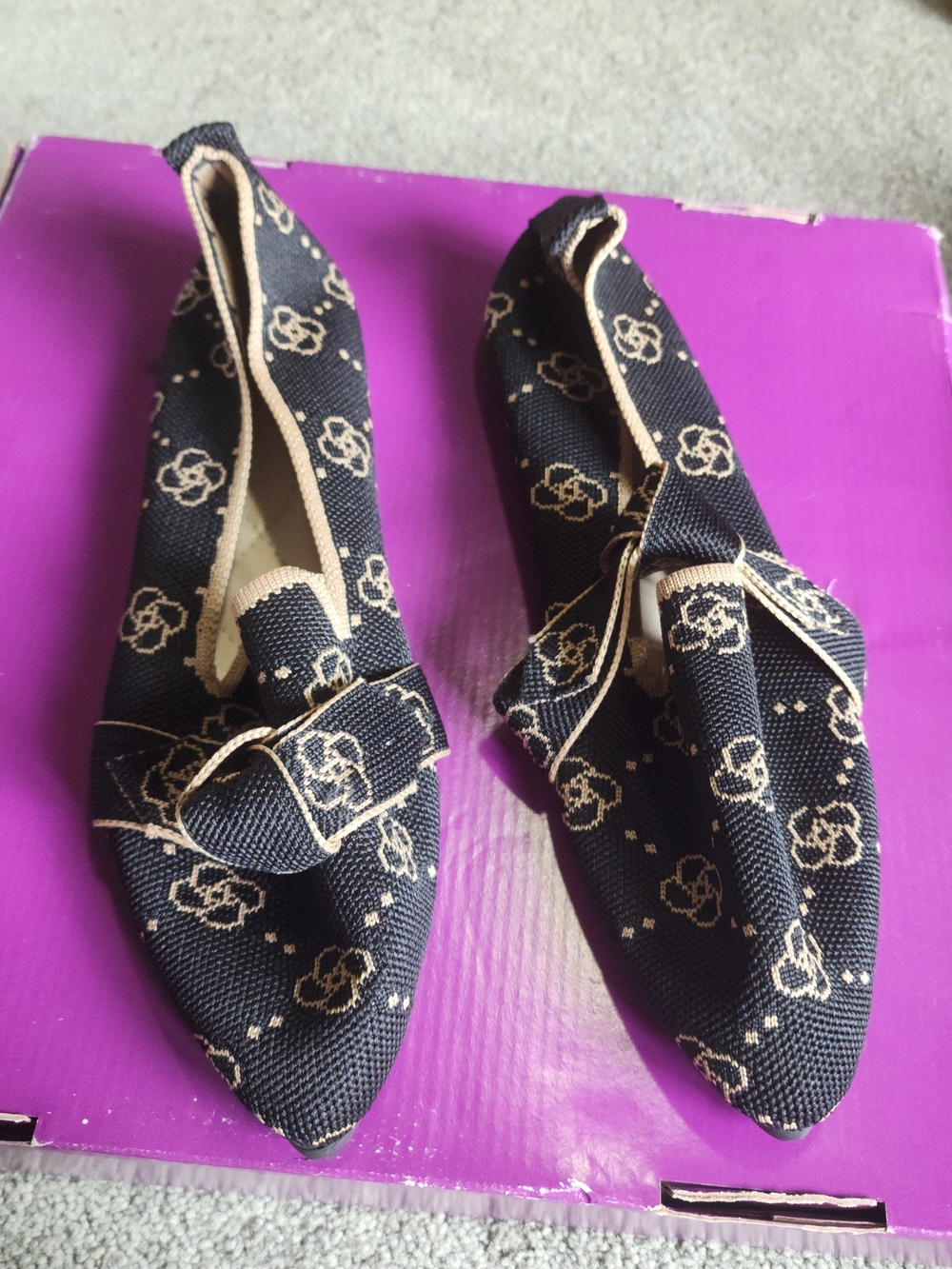 Black Patterned Women's Pointed Toe Flats with Bow